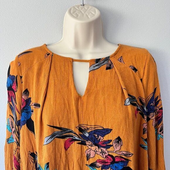 Umgee Gold Floral Bell Sleeve Dress Size S - Picture 3 of 9